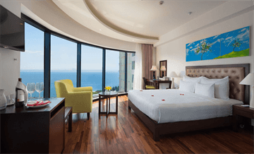 Club luxury Queen Ocean View